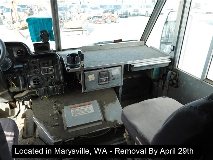 2008-freightliner-mt45-image-9