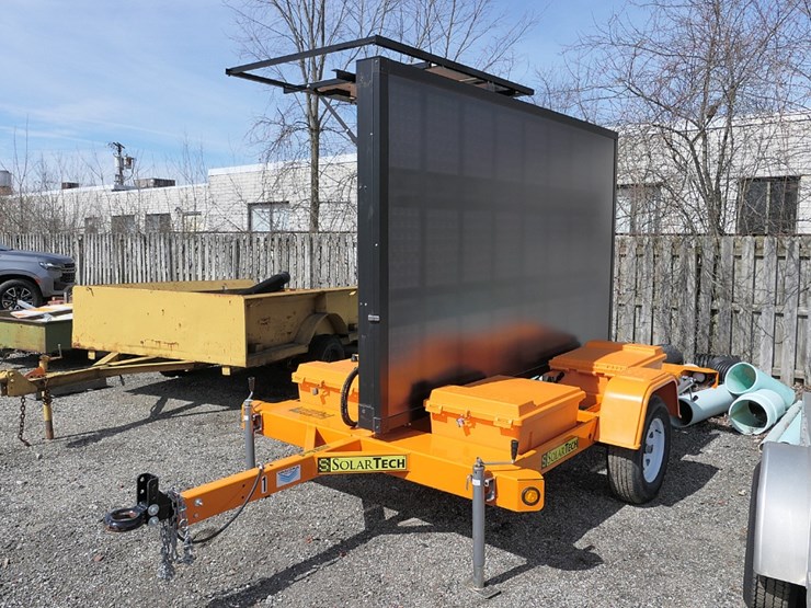 2025-solar-technology-silent-messenger-digital-message-board,-sn:4gm2m1515s1300001-image-1