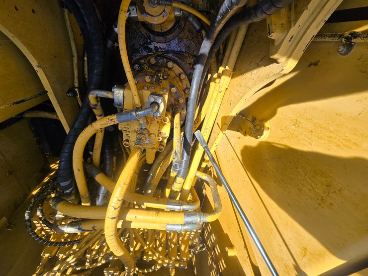 2003-caterpillar-320c-image-41