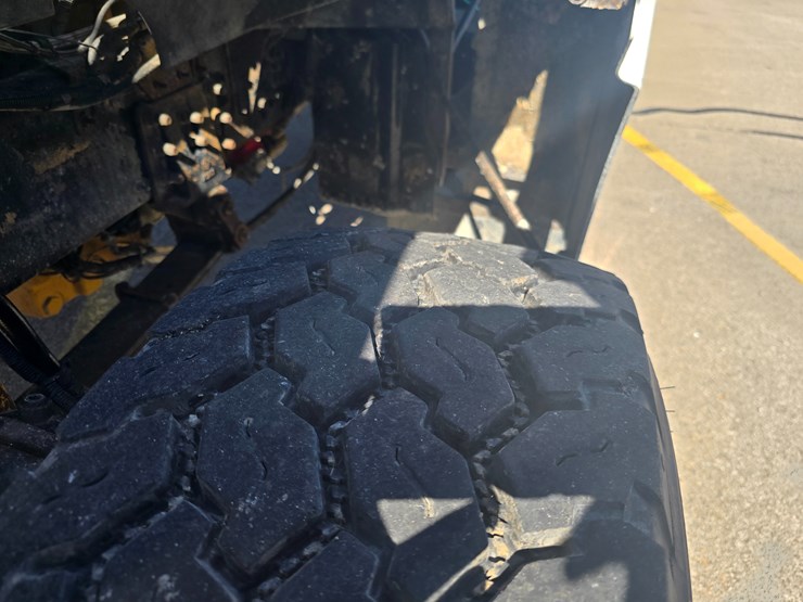 2001-sterling-l9500-image-60