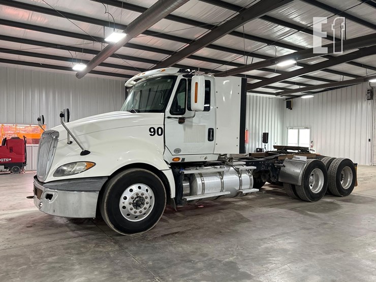 2017-international-prostar-image-1