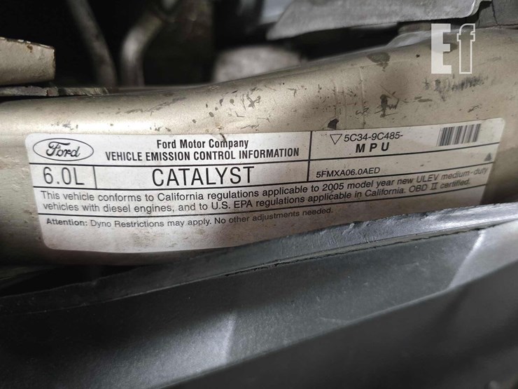 2005-ford-excursion-image-18