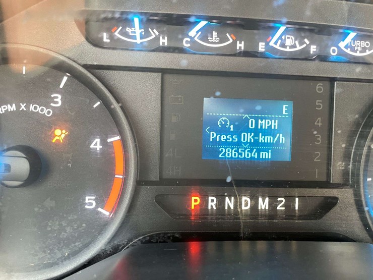 2017-ford-f550-xl-image-26