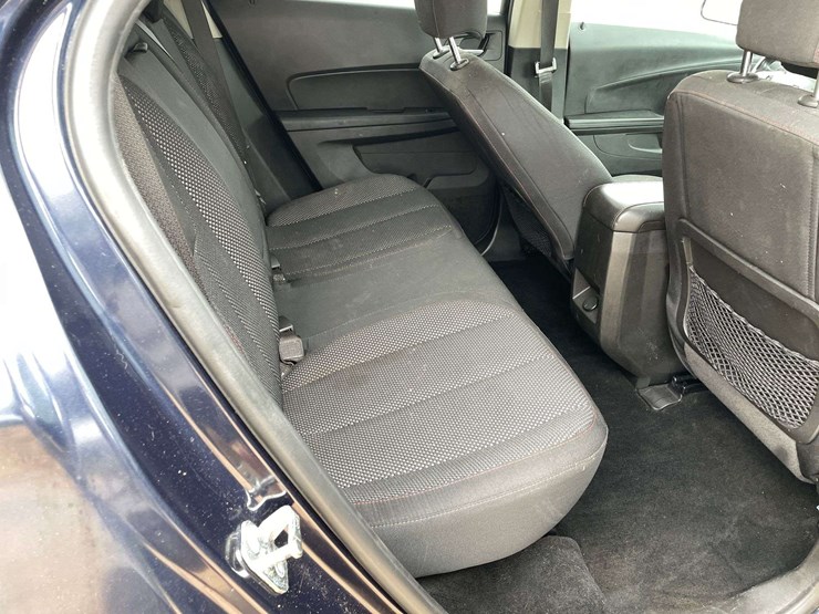 2015-chevrolet-equinox-lt-image-15