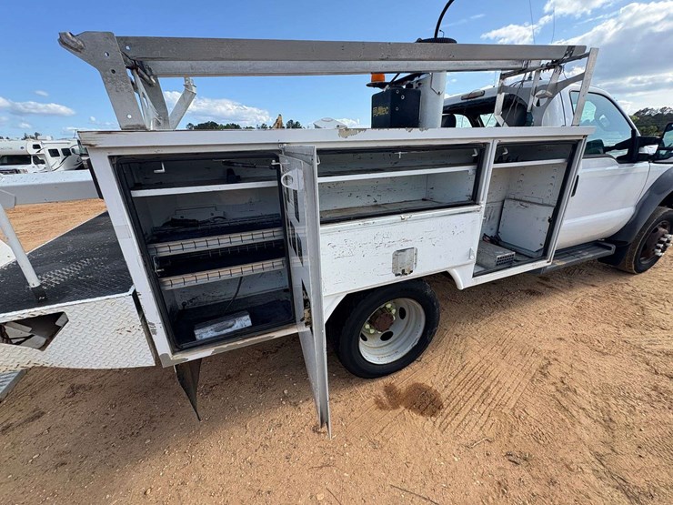 2011-ford-f450-image-17