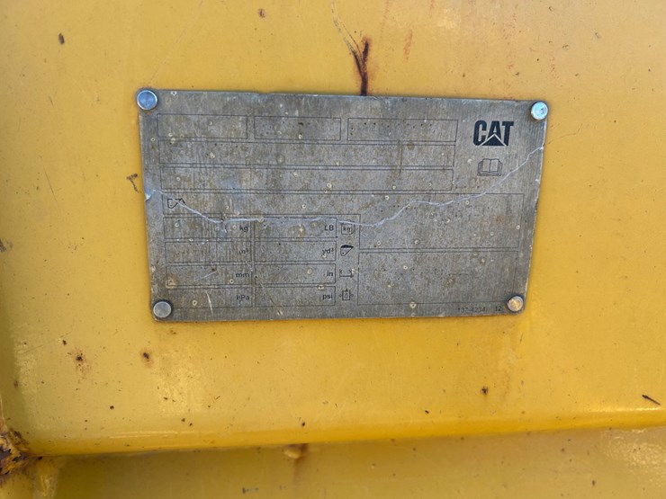 2005-caterpillar-420d-image-38