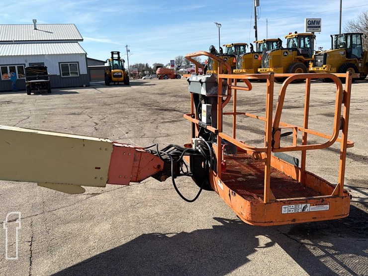 2014-jlg-600s-image-8
