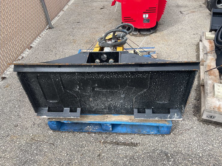 #7052-•-unused-agt-680-skid-steer-hydraulic-concrete-breaker-hammer-(o10)-image-5