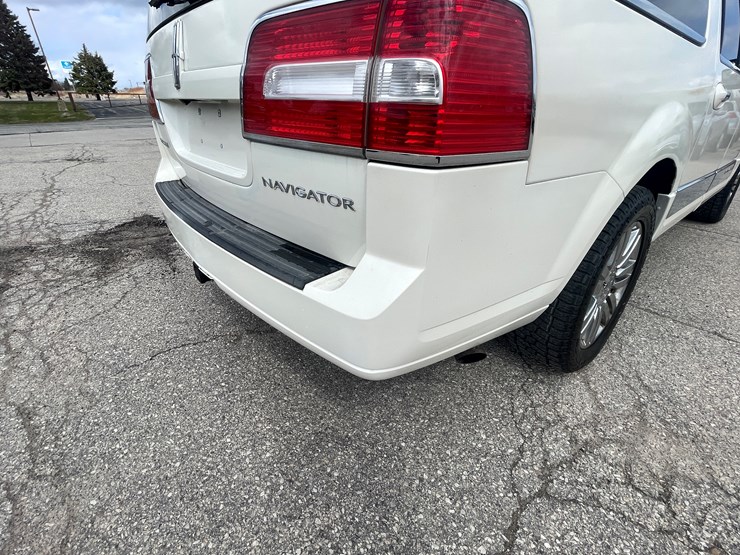 2008-lincoln-navigator-image-14