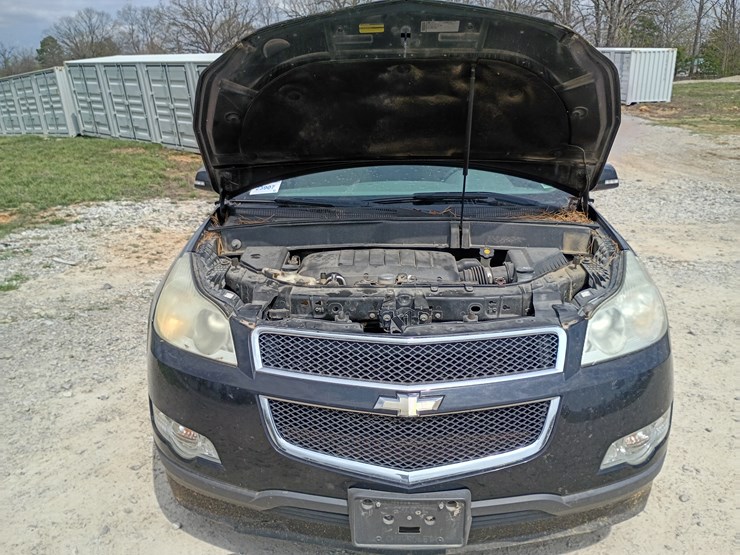 2011-chevrolet-traverse-image-17