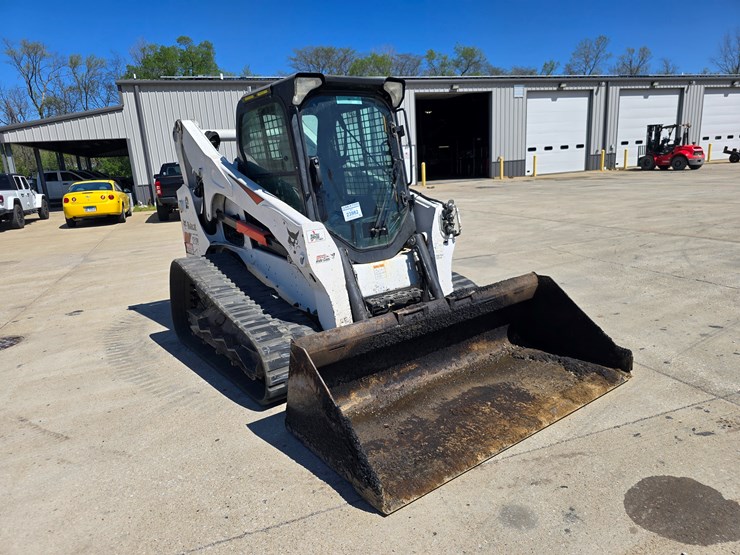 2020-bobcat-t770-image-15