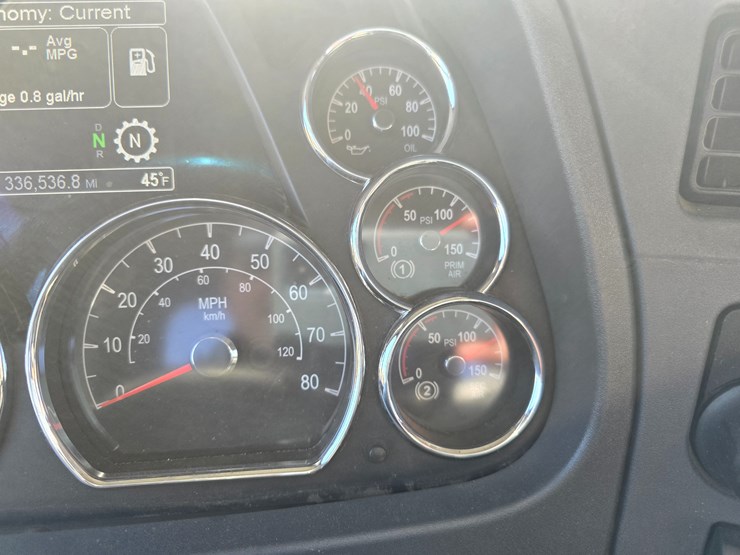 2019-peterbilt-567-image-68