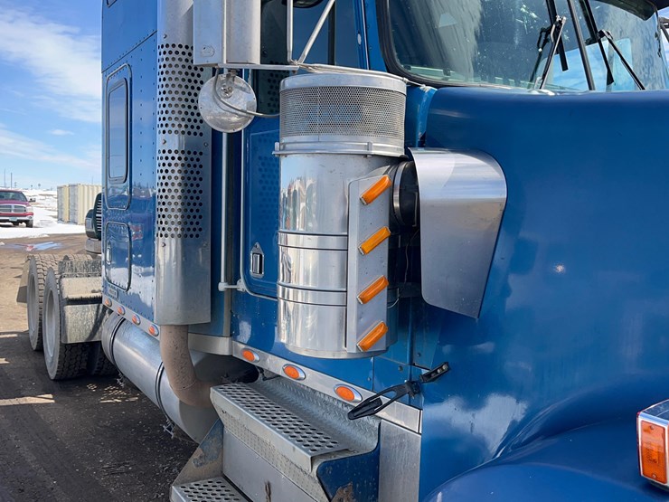 2004-kenworth-w900-image-34