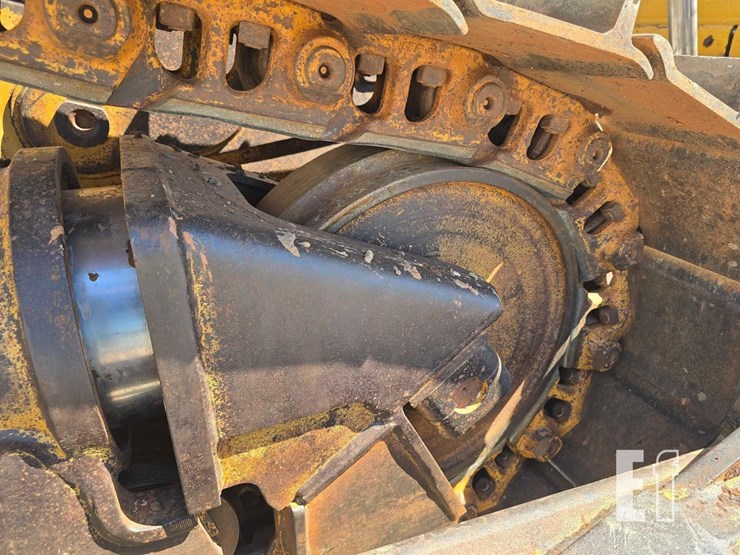 2006-caterpillar-d6r-iii-image-35