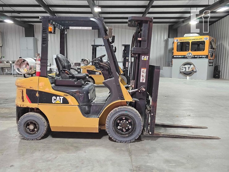 2021-caterpillar-gp25n-image-6