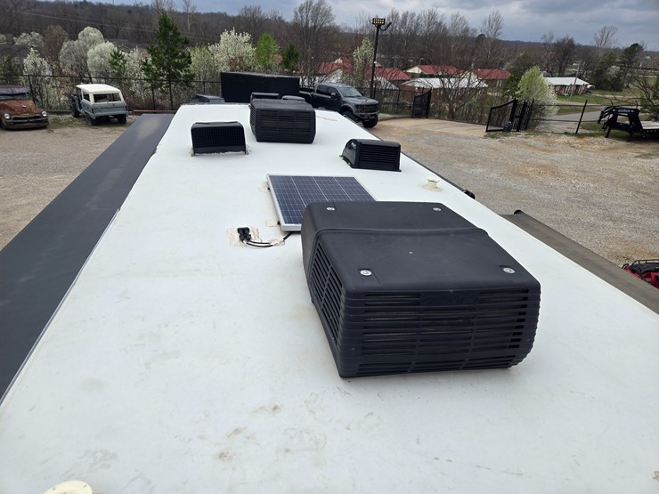 2020-ford-f550-image-135