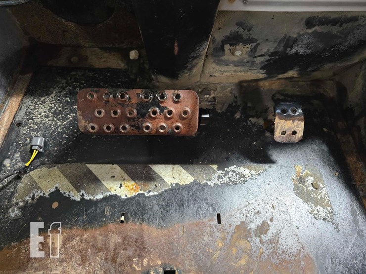 2008-jcb-930-image-13