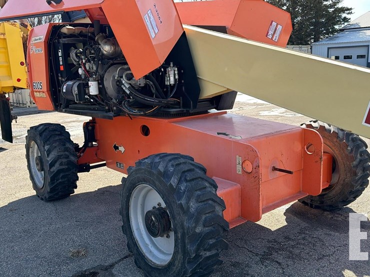 2014-jlg-600s-image-5