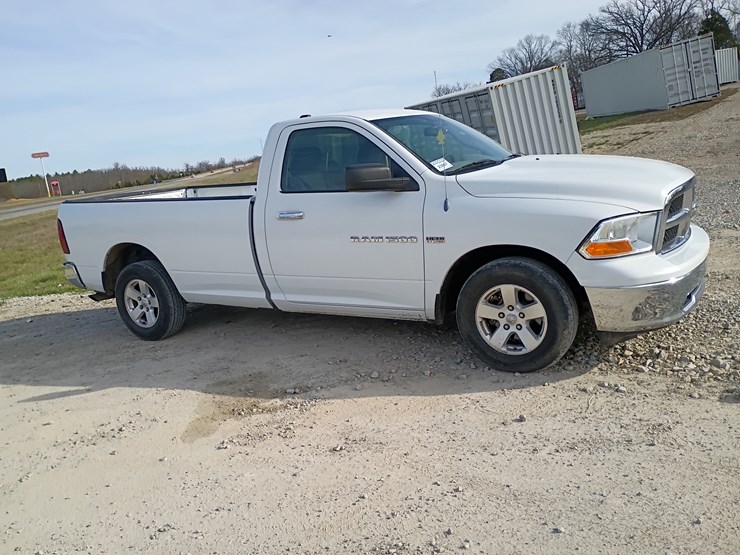 2012-dodge-1500-image-12