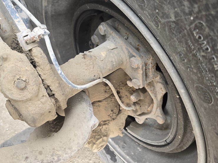 #22591-•-2007-mack-cv713-granite-roll-off-truck-image-23