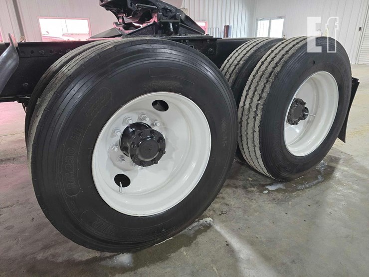 2005-mack-chn613-image-26