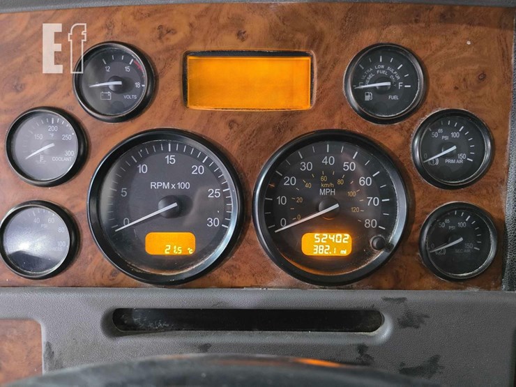 2009-peterbilt-367-image-11