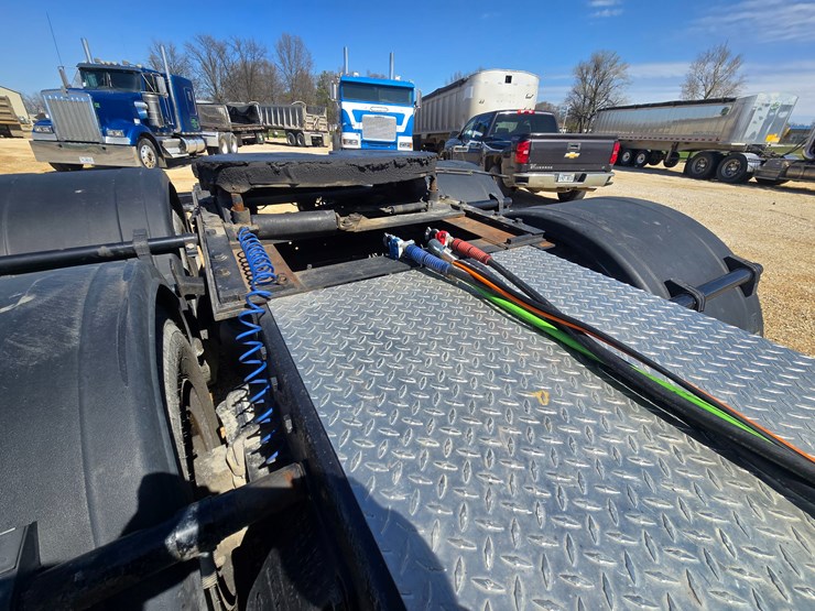 1996-peterbilt-377-image-91