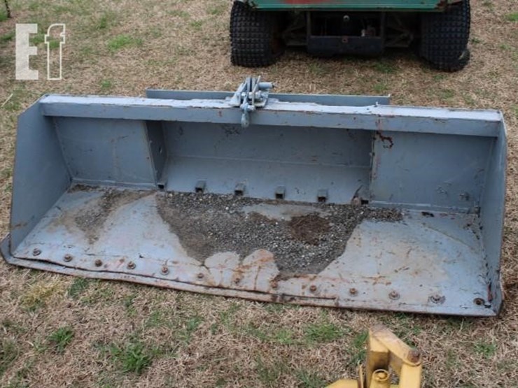 #1106-78"-skid-steer-bucket-with-tow-hook-on-quick-image-2