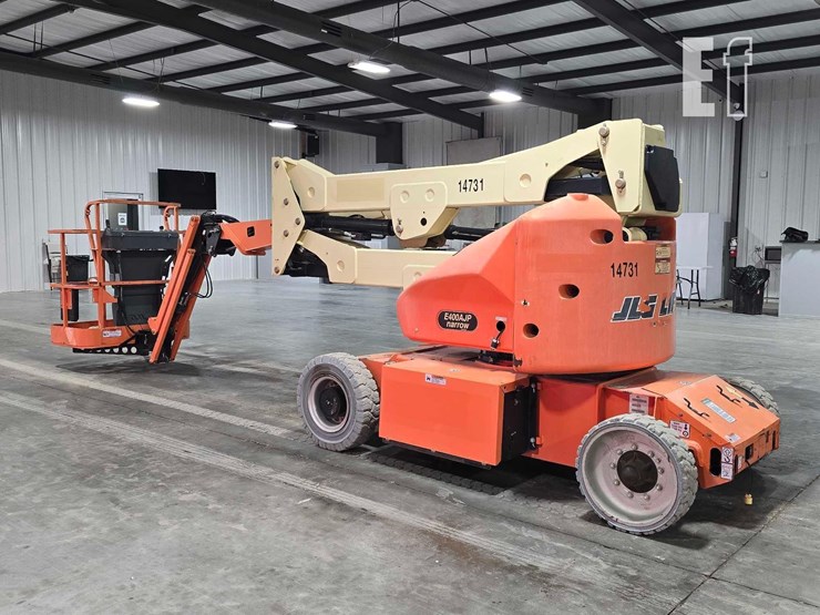 2015-jlg-e400ajpn-image-4