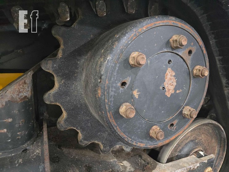 2021-jcb-3ts-8t-image-23