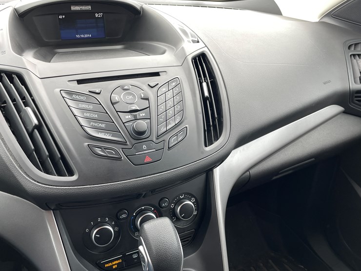 2015-ford-escape-image-48