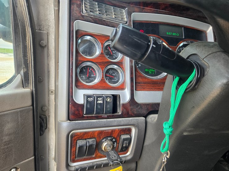 2014-kenworth-t660-image-86