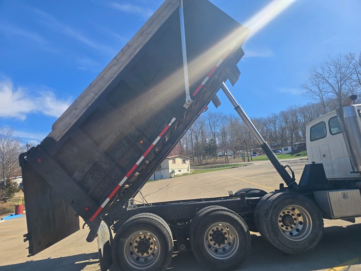 2001-sterling-l9500-image-33