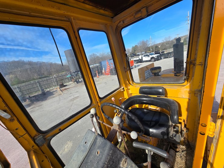 1971-deere-570a-image-79