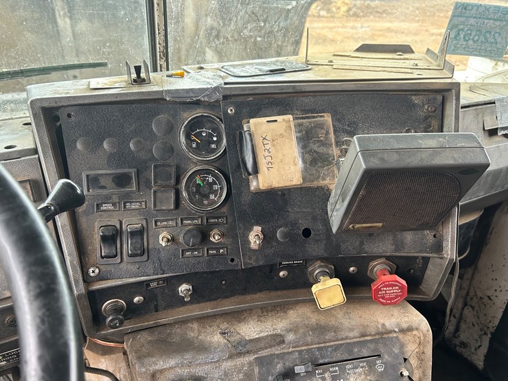 2001-mack-rd688s-image-55