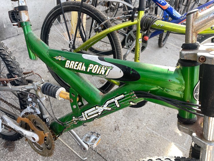 #7073-•-(3)-bikes-(o4)-image-19