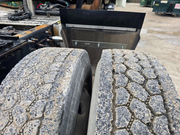 #22593-•-2016-mack-cxu613-pinnacle-sleeper-truck-image-67