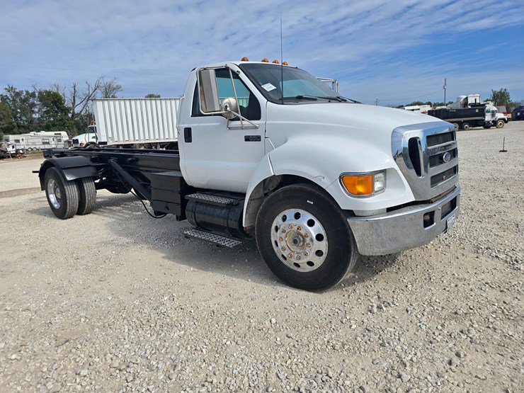 2004-ford-f650-image-36