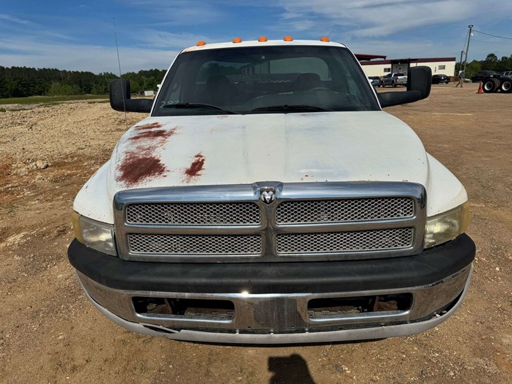 2002-dodge-ram-3500-image-5