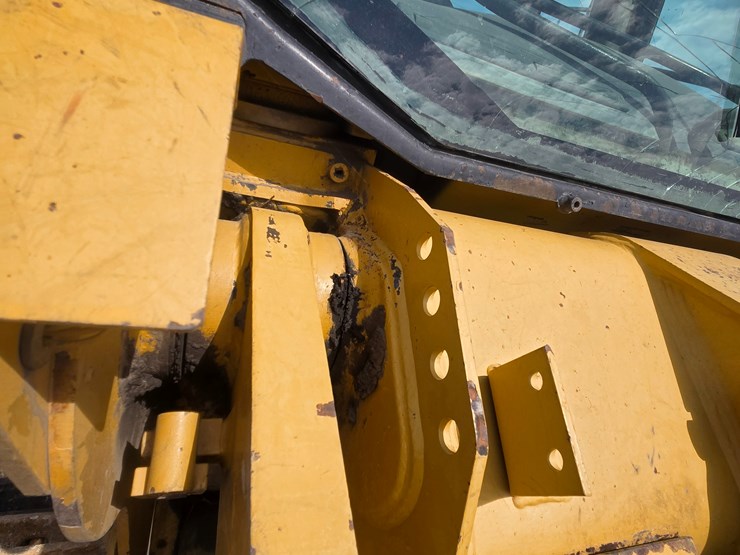 2005-caterpillar-953c-image-105