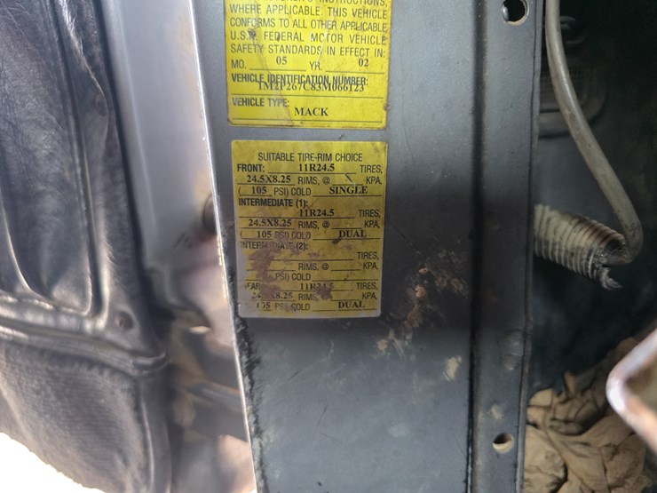 2003-mack-rd688s-image-90