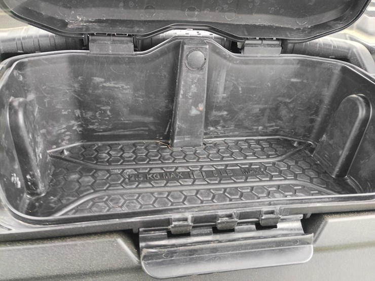 2022-can-am-defender-hd9-image-30