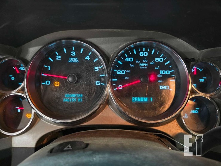 2014-chevrolet-2500hd-image-12