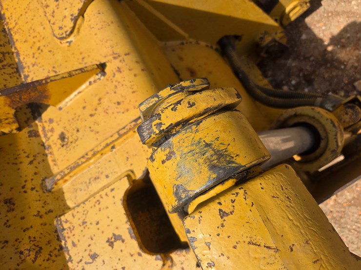 2001-caterpillar-953c-image-99