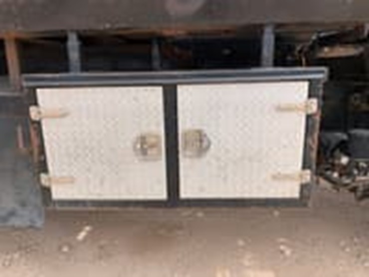 2005-kenworth-t800b-image-8