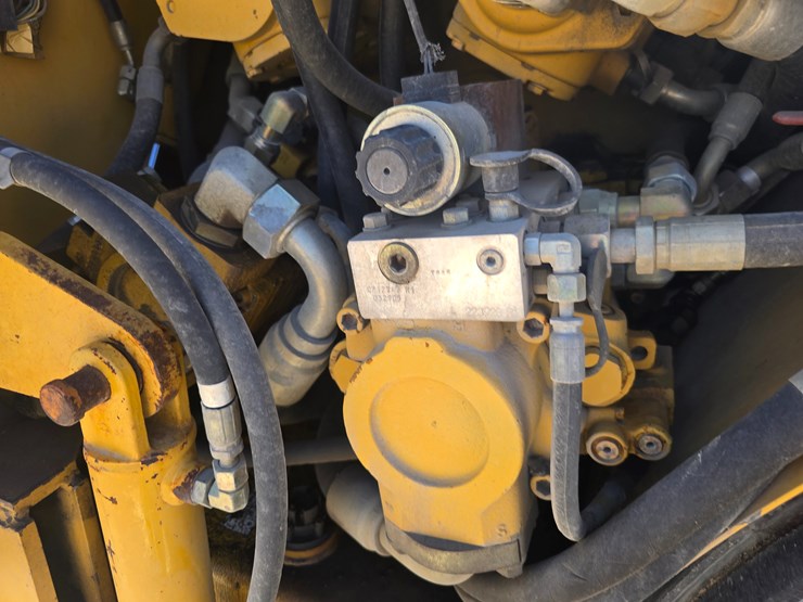 2006-caterpillar-ap-1000d-image-49