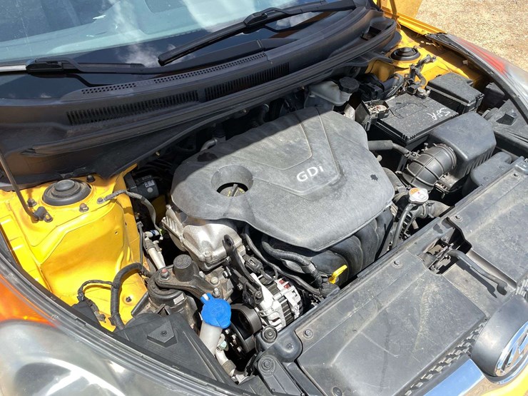 2012-hyundai-veloster-2-door-hatchback-(138,741-miles)-image-8