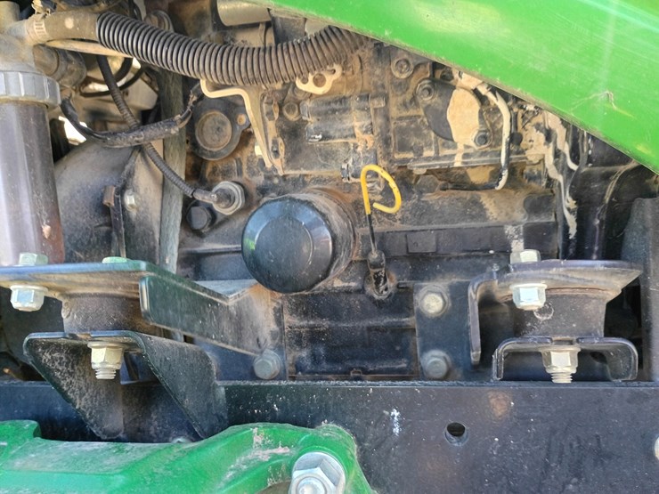 2013-john-deere-1025r-image-22