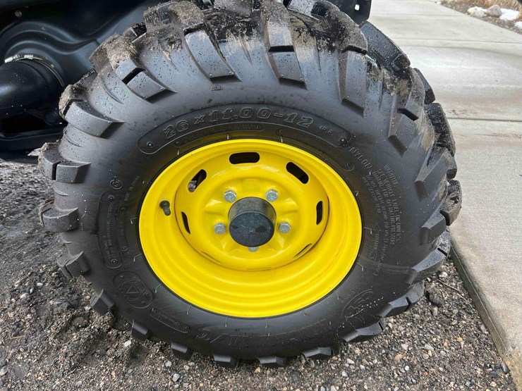 2015-john-deere-gator-image-14