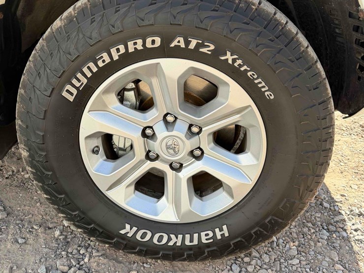 2015-toyota-4-runner-image-5